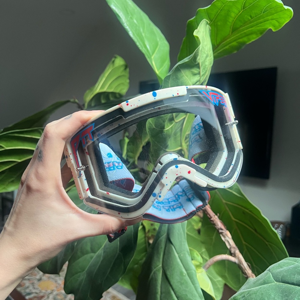 Pit Viper Brand New Unique UFC White and Blue Speckled Goggles with Red Strap.
